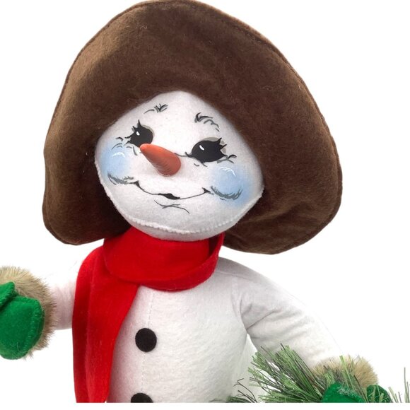 NWT ANNALEE DOLLS 15" Rustic Pine Snowman Christmas 2020 Wreath Hat Big 560520 - Picture 2 of 5